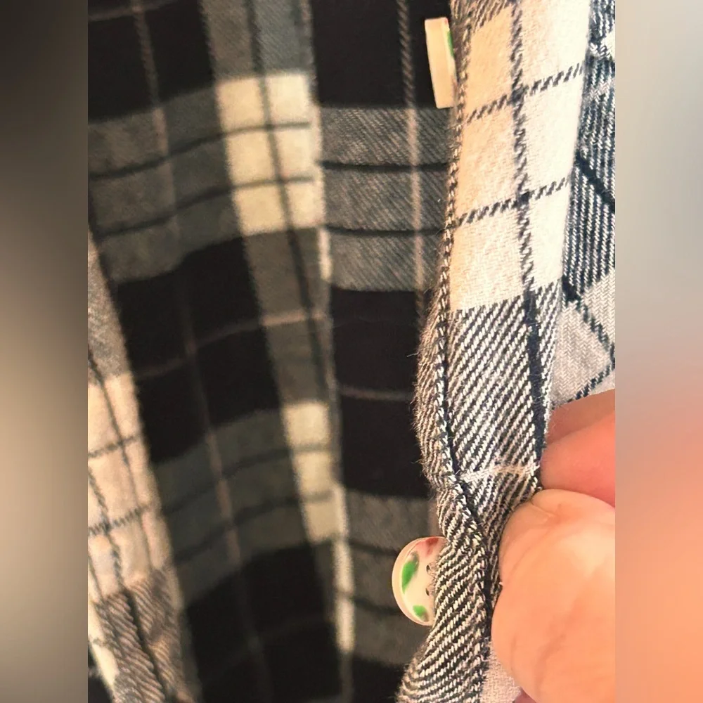 ✌️4 for $20✌️ Weatherproof flannel shirt - Picture 2 of 14